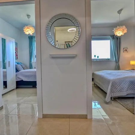 Felice Sul 2-bedroom Lakeview Appartement *