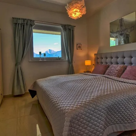 Lakeside Retreat Daire