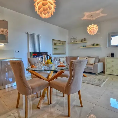 Felice Sul 2-bedroom Lakeview Menaggio