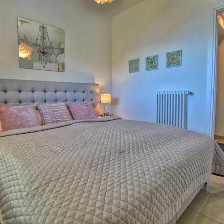 Felice Sul 2-bedroom Lakeview Apartamento *