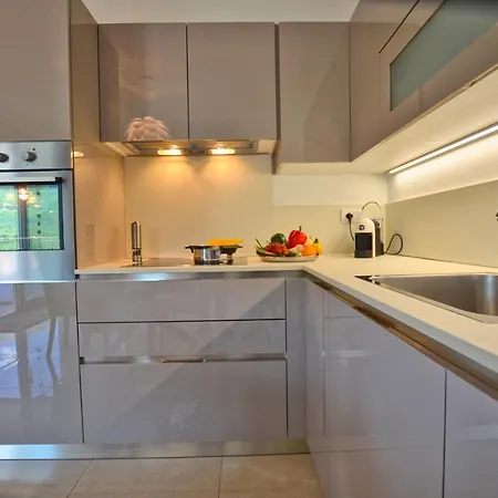 아파트 Felice Sul 2-bedroom Lakeview